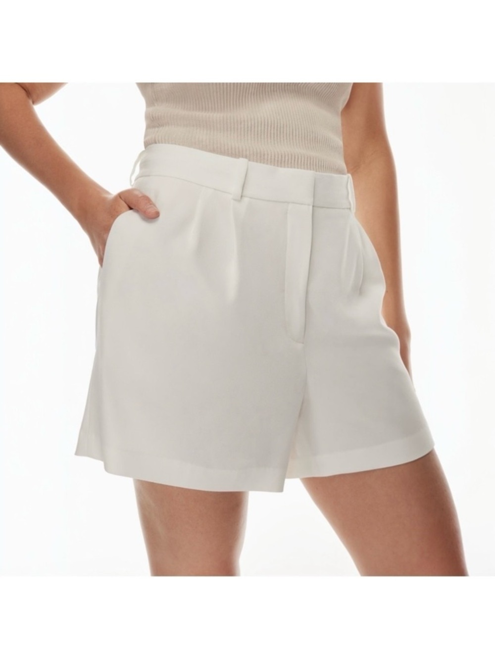 WHBM Elegant White Tailored Pleated Cuffed Shorts Mid Rise Lined Size 0